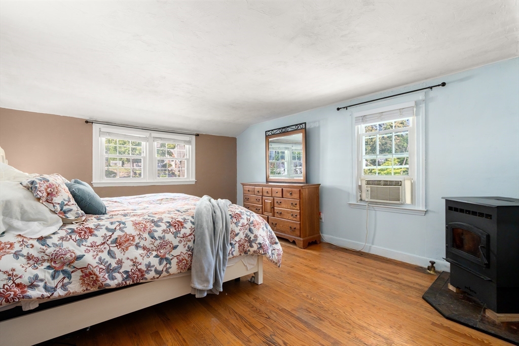 8 Cardinal Road Worcester, MA 01602 - Photo 20 of 37 Gallery Image 20