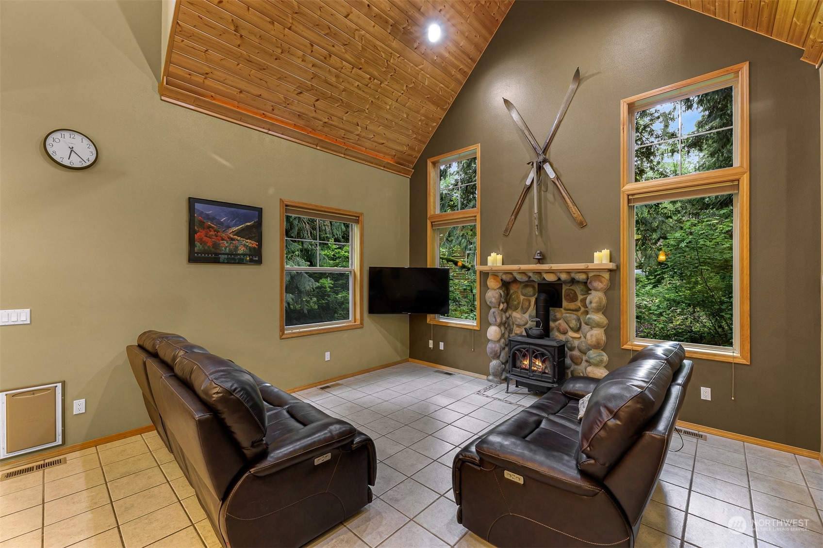11080 Alpine Road Deming, WA 98244 - Photo 9 of 40 Gallery Image 9