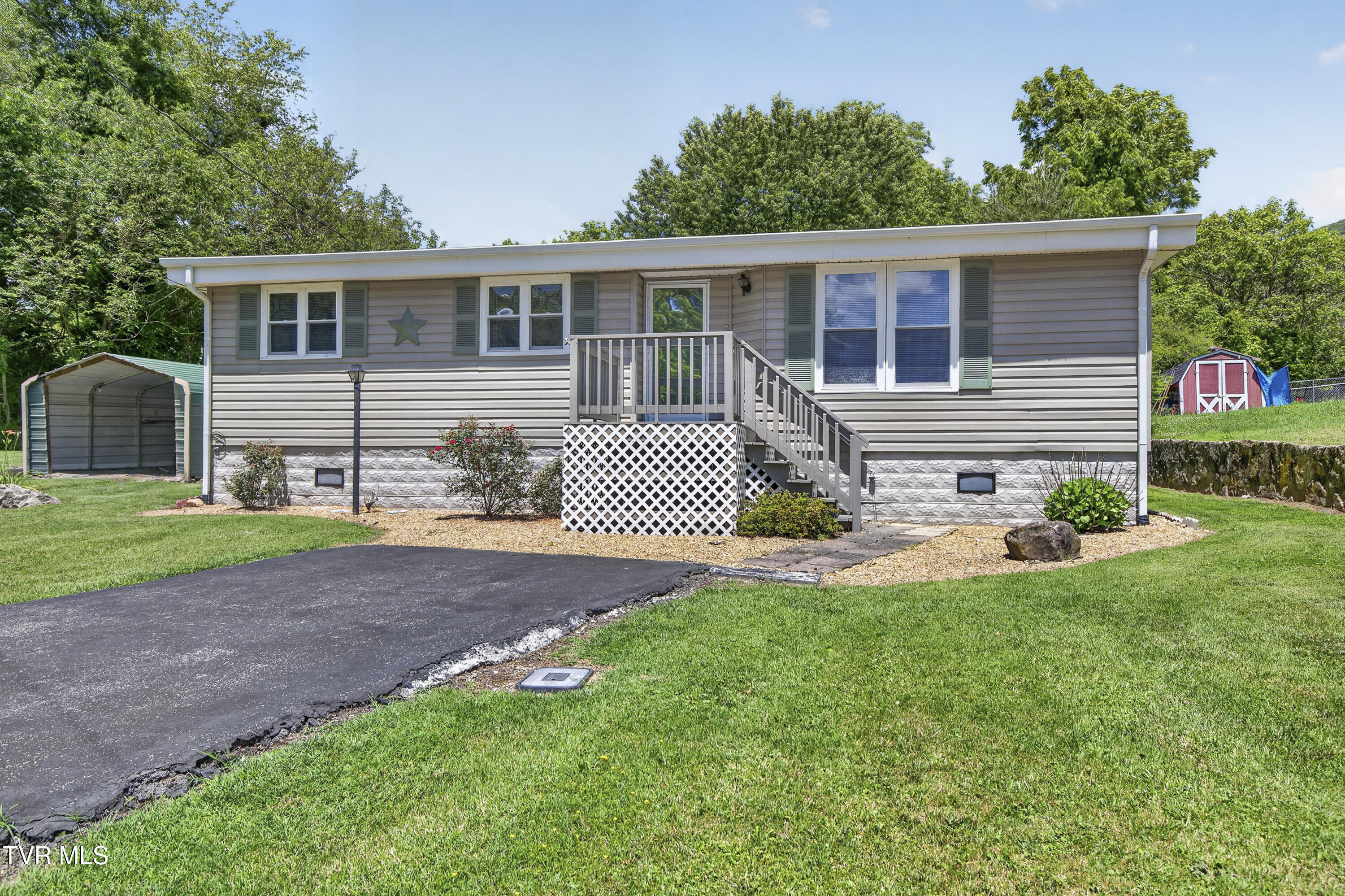 714 Allison Gap Road Saltville, VA 24370 - Photo 5 of 24 714-Allison-Gap-Rd-VA Cynthia-Routon-15