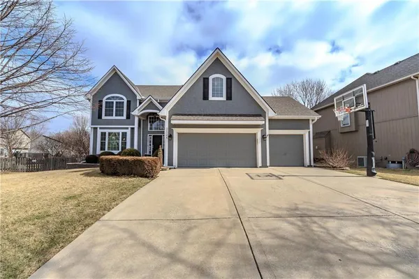 $489,900 | 2524 Southwest 12th Circle, Lee's Summit, MO 64081
