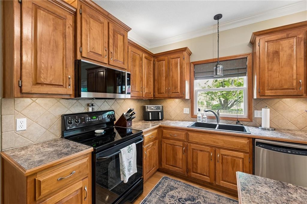 2524 Southwest 12th Circle Lee's Summit, MO 64081 - Photo 12 of 39