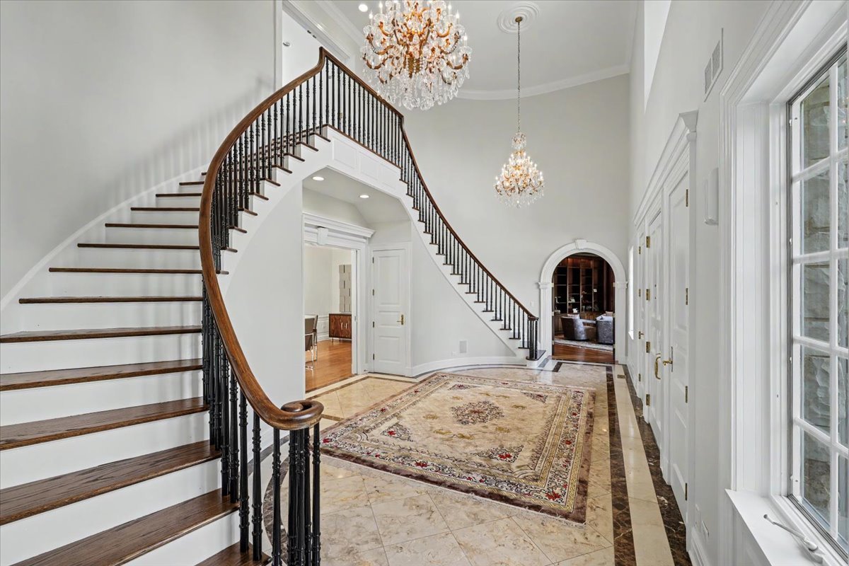 25W451 Plamondon Road Wheaton, IL 60189 - Photo 17 of 66