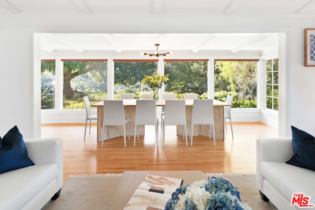 21528 Entrada Road Topanga, CA 90290 - Photo 6 of 49 Gallery Image 6