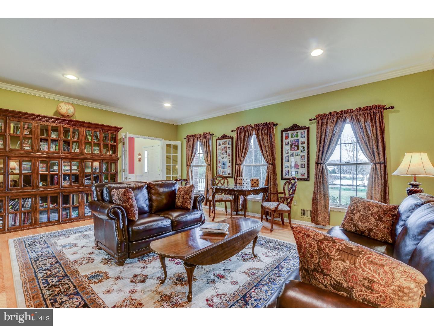237 Meadowbrook Road Robbinsville, NJ 08691 - Photo 5 of 24 Living Room