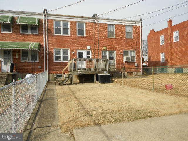 325 Leeanne Road Baltimore, MD 21221 - Photo 2 of 22 Exterior (Rear)