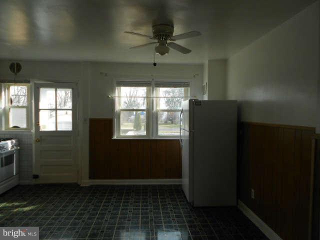 325 Leeanne Road Baltimore, MD 21221 - Photo 6 of 22 Kitchen