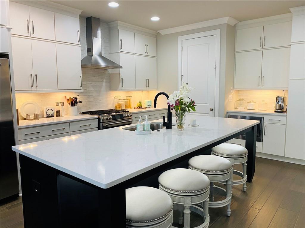 403 Johnson Court Alpharetta, GA 30009 - Photo 5 of 17