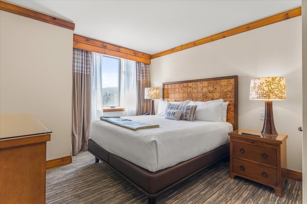 7412 Mountain Road, Unit 301 #406 Stowe, VT 05672 - Photo 31 of 44