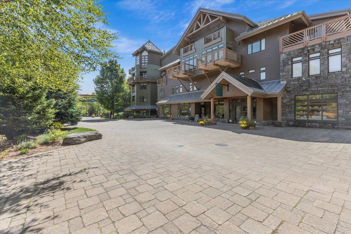 7412 Mountain Road, Unit 301 #406 Stowe, VT 05672 - Photo 41 of 44