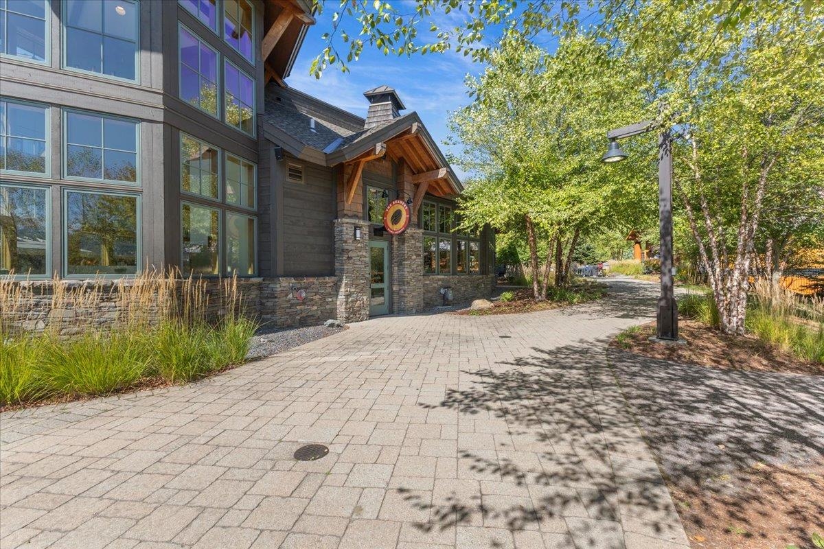 7412 Mountain Road, Unit 301 #406 Stowe, VT 05672 - Photo 42 of 44