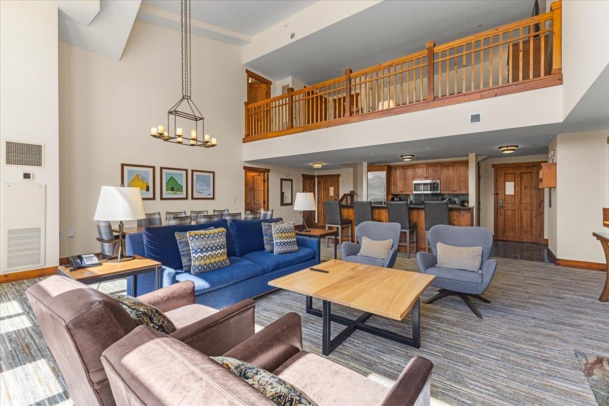 7412 Mountain Road, Unit 301 #406 Stowe, VT 05672 - Photo 5 of 44