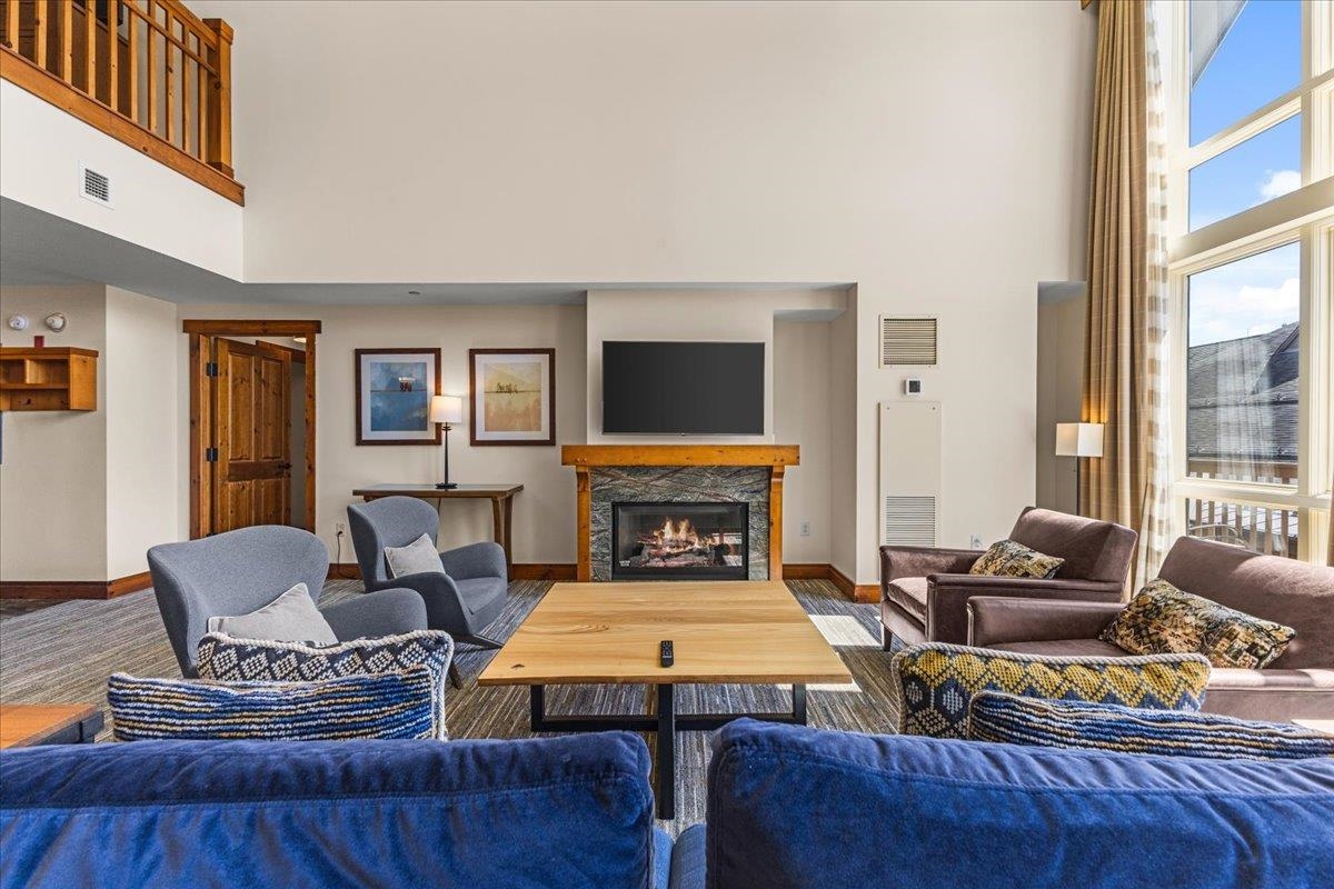 7412 Mountain Road, Unit 301 #406 Stowe, VT 05672 - Photo 8 of 44