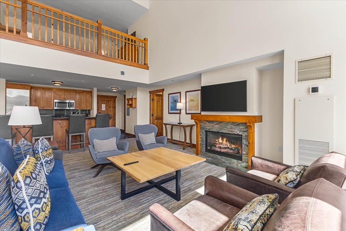 7412 Mountain Road, Unit 301 #406 Stowe, VT 05672 - Photo 10 of 44