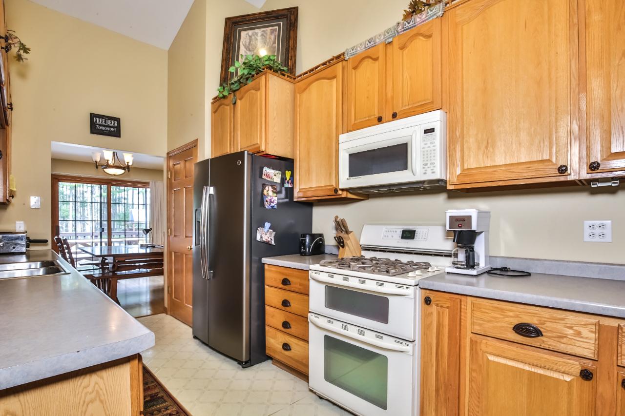 1097 Taylor Lake Road Eagle River, WI 54521 - Photo 7 of 33 Gallery Image 7
