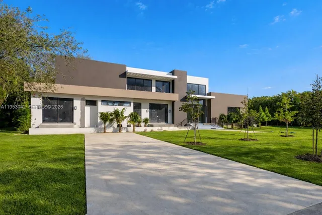 $11,950,000 | 5825 Southwest 111th Terrace, Pinecrest, FL 33156