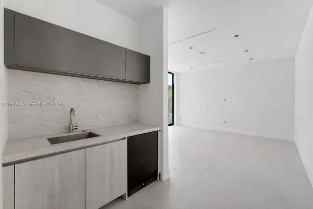 $11,950,000 | 5825 Southwest 111th Terrace, Pinecrest, FL 33156