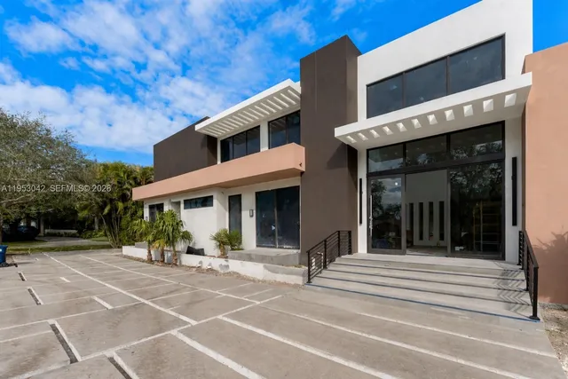 $11,950,000 | 5825 Southwest 111th Terrace, Pinecrest, FL 33156