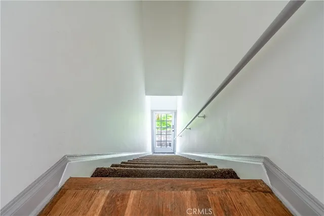 $2,700 | 741 East Villa Street, Pasadena, CA 91101