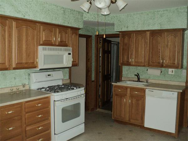 165 Chestnut Street West Springfield, MA 01089 - Photo 3 of 8 Gallery Image 3