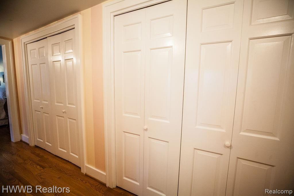 5650 Middlebelt Road West Bloomfield, MI 48322 - Photo 20 of 40 19-Plenty of closet space.jpg