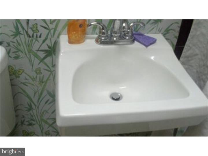 12208 Rambler Road Philadelphia, PA 19154 - Photo 20 of 25 Bathroom