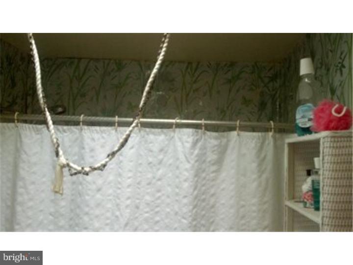12208 Rambler Road Philadelphia, PA 19154 - Photo 21 of 25 Bathroom