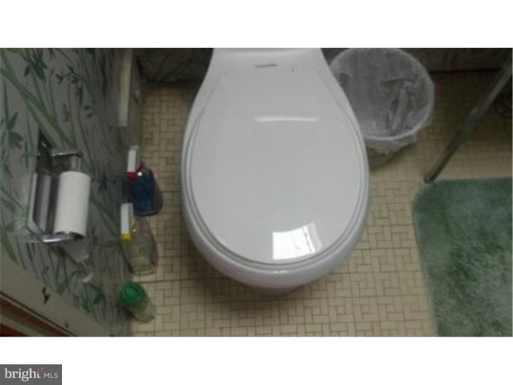 12208 Rambler Road Philadelphia, PA 19154 - Photo 22 of 25 Bathroom