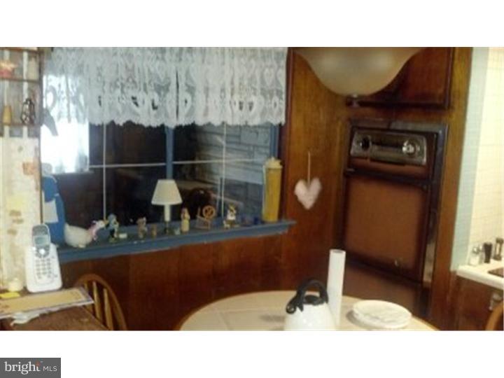 12208 Rambler Road Philadelphia, PA 19154 - Photo 9 of 25 Kitchen