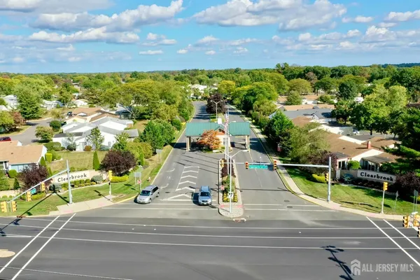 $460,000 | 9 C Aspen Plaza, Monroe Township, NJ 08831