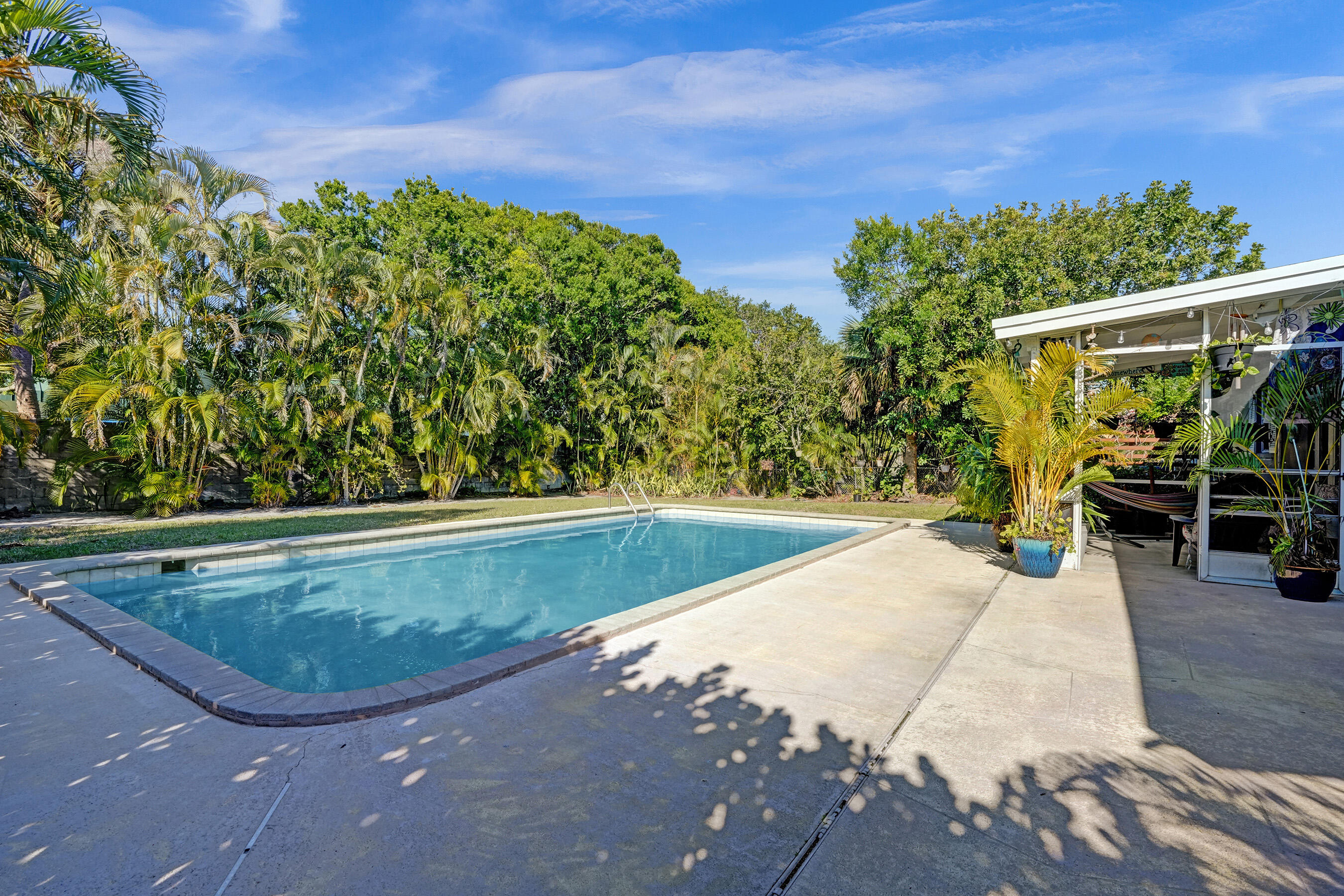 715 N Road Jupiter, FL 33458 - Photo 30 of 44 Pool & Patio