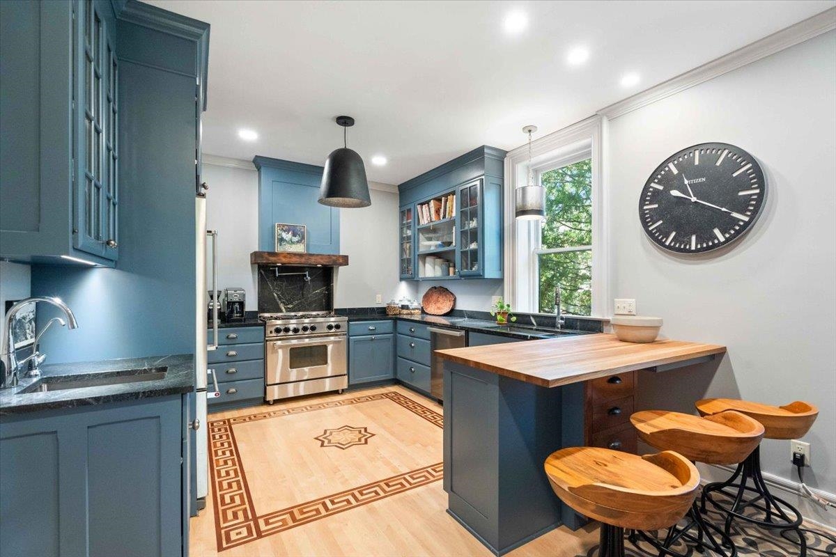 752 East Gorham Street Madison, WI 53703 - Photo 7 of 88