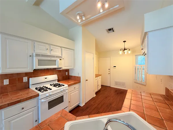 $2,000 | 1703 Hatch Road, Cedar Park, TX 78613