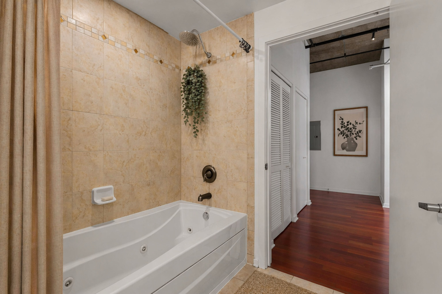 520 South State Street, Unit 705 Chicago, IL 60605 - Photo 24 of 33 a bathroom with a bathtub and a shower