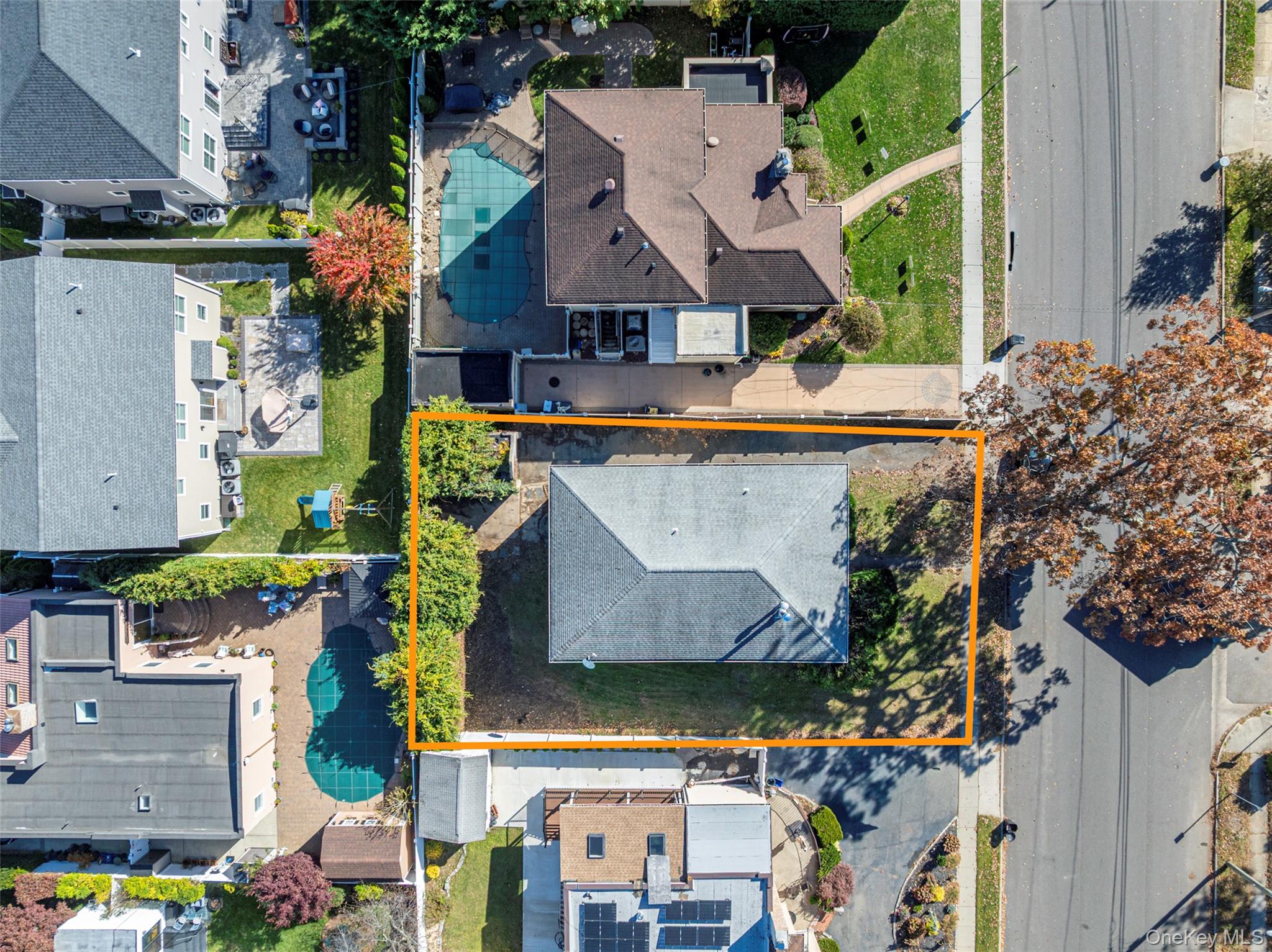 43 Wynsum Avenue Merrick, NY 11566 - Photo 3 of 23 an aerial view of multiple houses with outdoor space