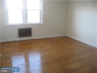 1605 Farrington Road Philadelphia, PA 19151 - Photo 2 of 4 Bedroom