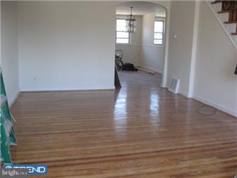 1605 Farrington Road Philadelphia, PA 19151 - Photo 3 of 4 Living Room