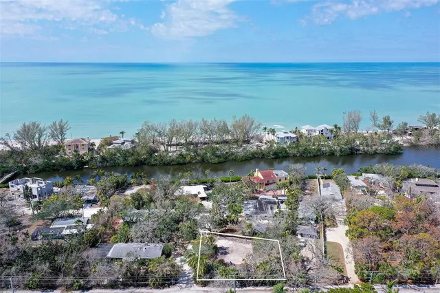 $895,000 | 8504 Heron Lagoon Circle, Sarasota, FL 34242