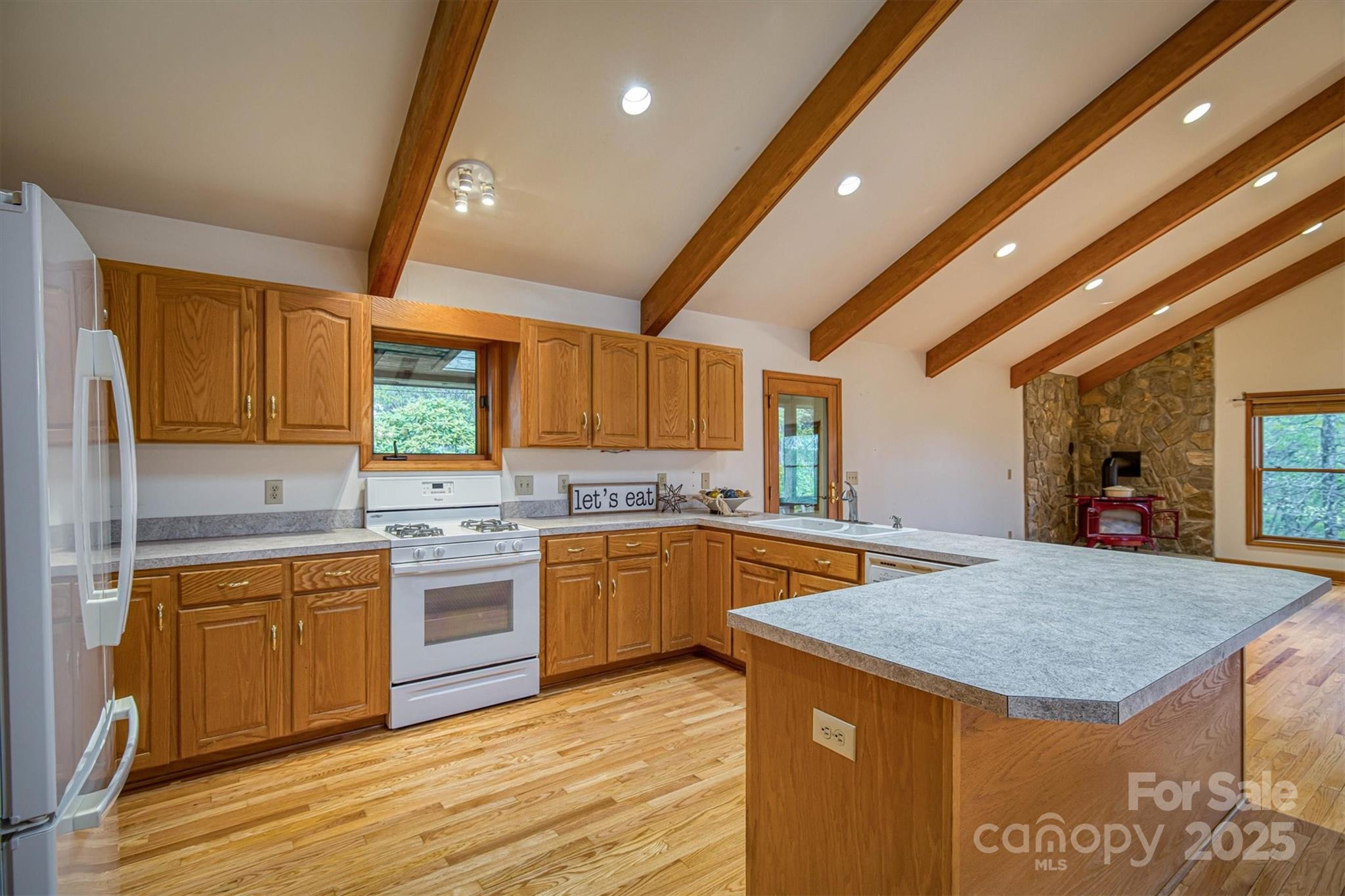 1521 Old Jonas Ridge Road Newland, NC 28657 - Photo 10 of 40 Gallery Image 10
