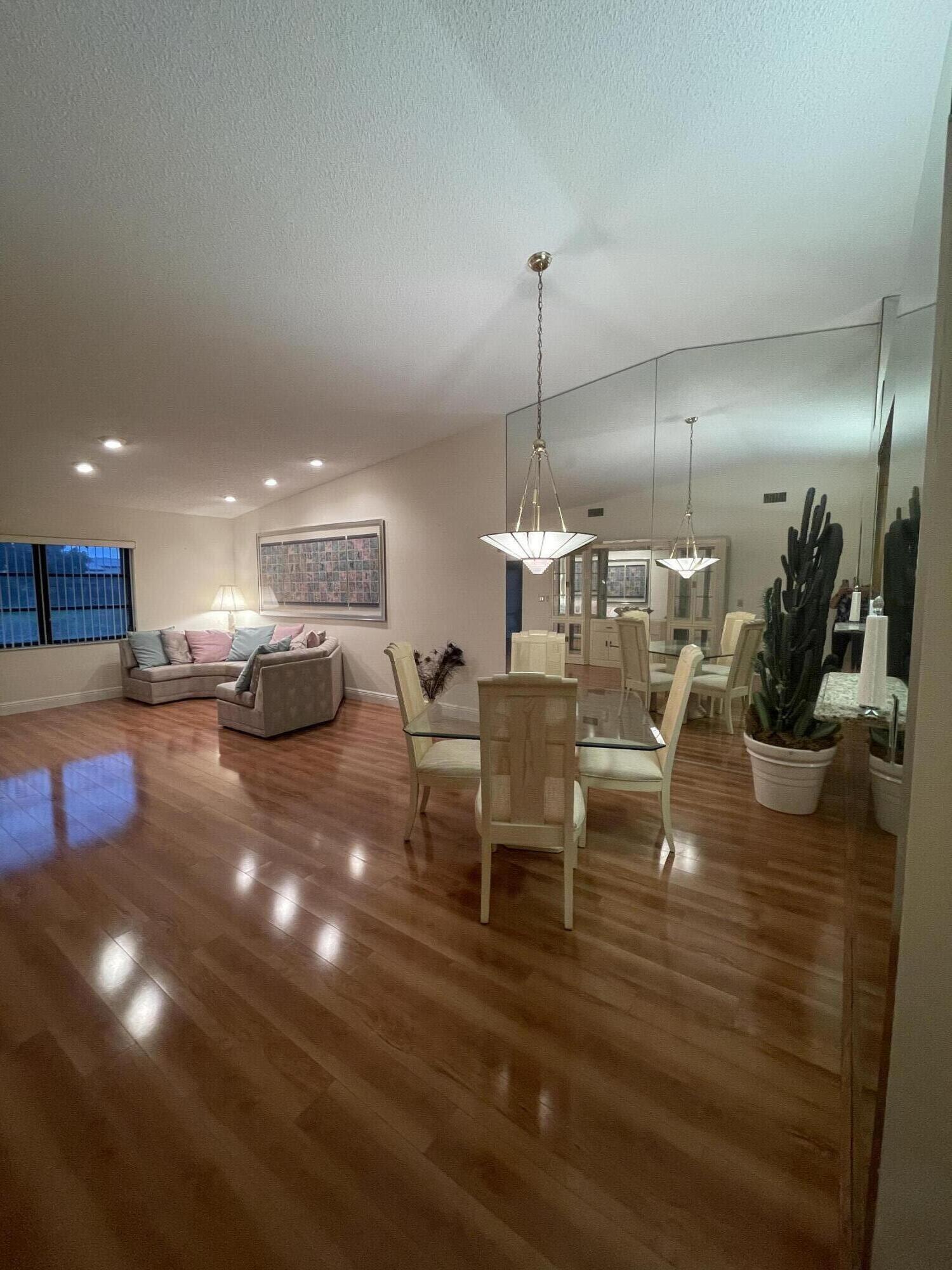 6300 Kings Gate Circle Delray Beach, FL 33484 - Photo 4 of 18 41CF8048-8297-4D4B-9413-76B627F4DD47