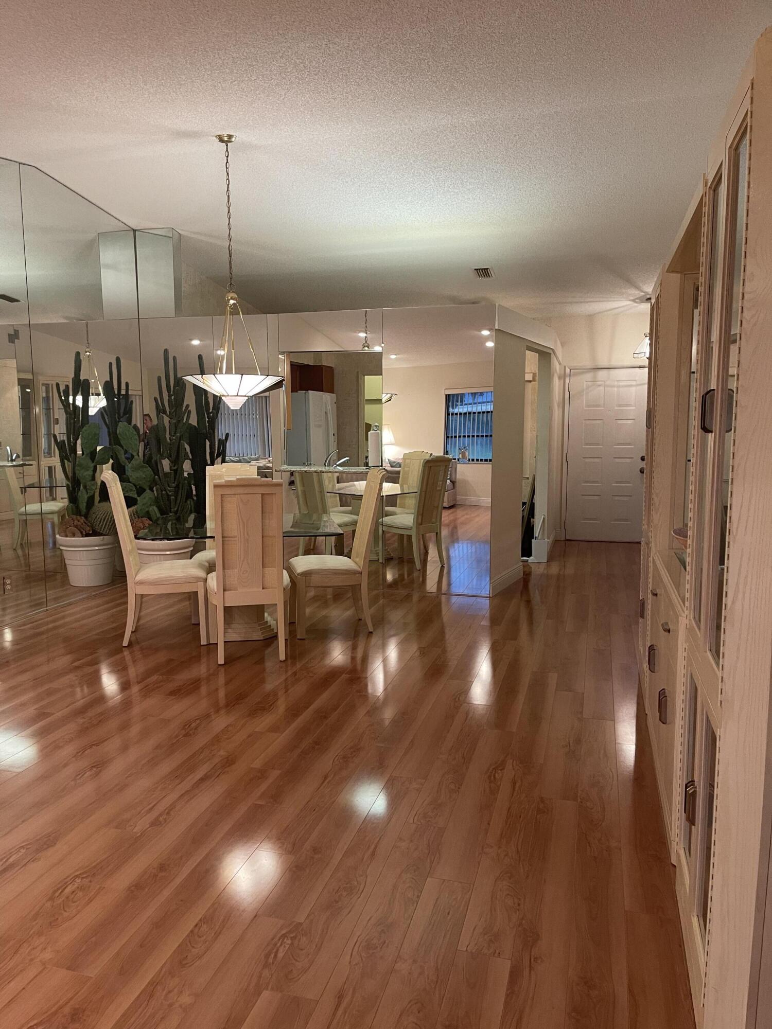 6300 Kings Gate Circle Delray Beach, FL 33484 - Photo 5 of 18 35817BF0-6A06-4DC0-90DA-2E27CAF02DE1