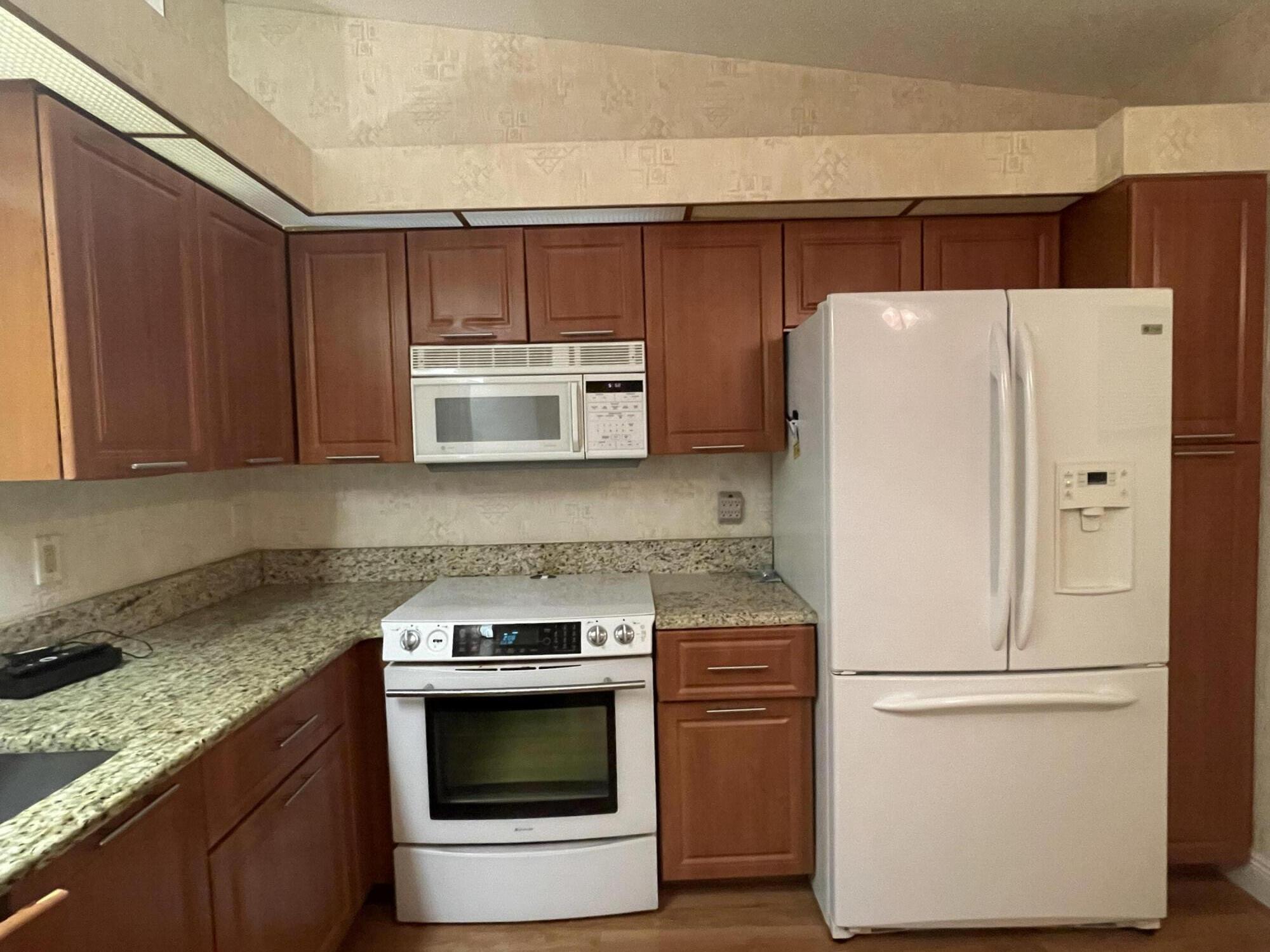 6300 Kings Gate Circle Delray Beach, FL 33484 - Photo 9 of 18 1FE57BC0-3FAC-4ECD-AC7B-E9AFD271967F