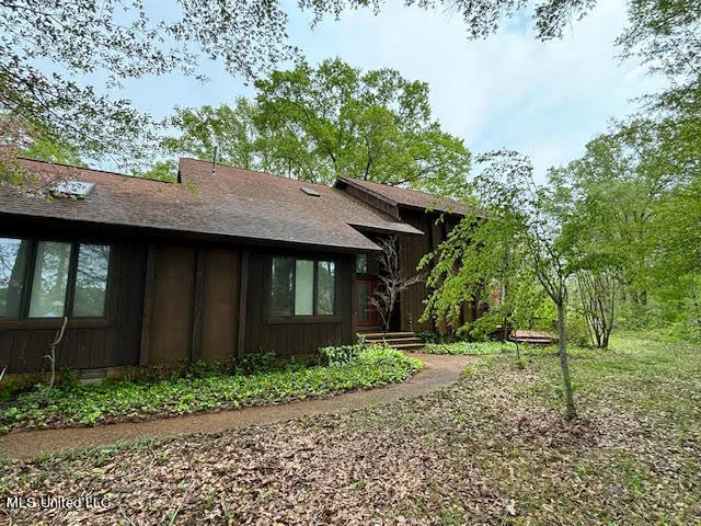 $425,000 | 448 Oakley Road, Senatobia, MS 38668