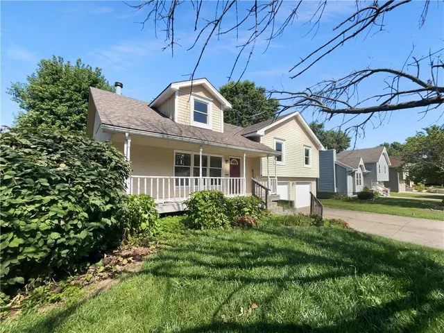 $295,000 | 1706 Regency Drive, Kearney, MO 64060