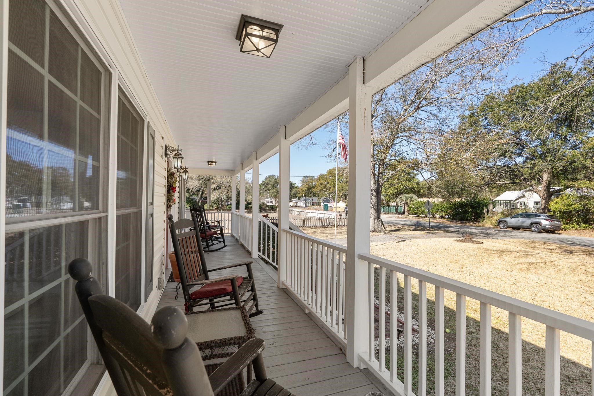 5113 Pee Dee Lane Murrells Inlet, SC 29576 - Photo 3 of 30
