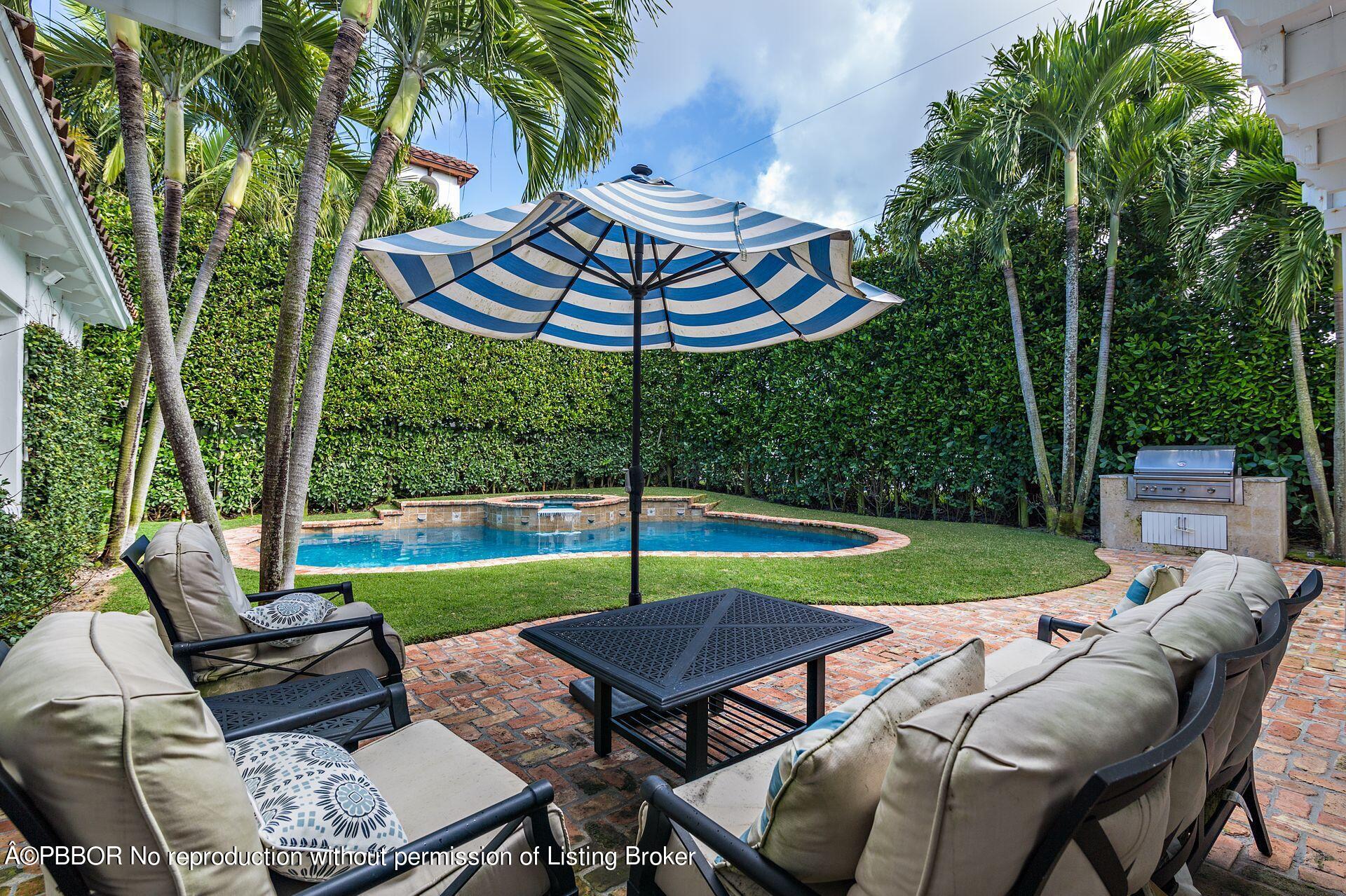 230 Alpine Road West Palm Beach, FL 33405 - Photo 23 of 31 a view of a chairs and table in the patio