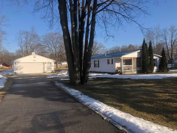 $119,900 | 2171 Oak Ridge Drive, Farwell, MI 48622