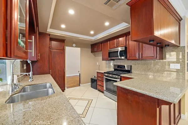 $849,900 | 28610 Greenwood Place, Castaic, CA 91384
