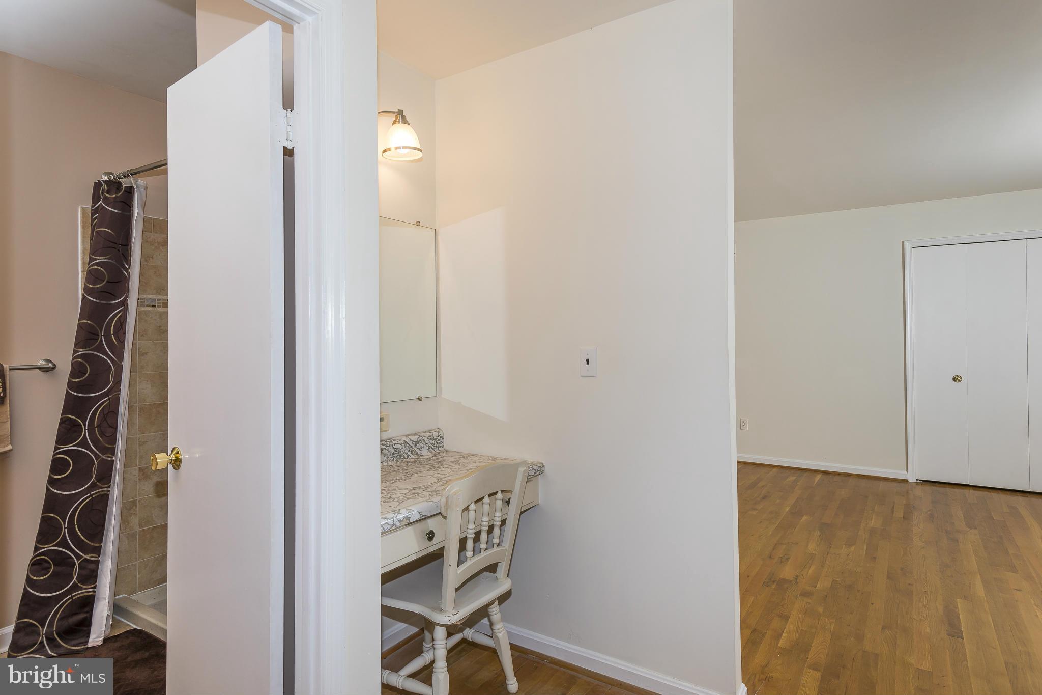 14401 Cantrell Road Silver Spring, MD 20905 - Photo 15 of 28 Dressing Area