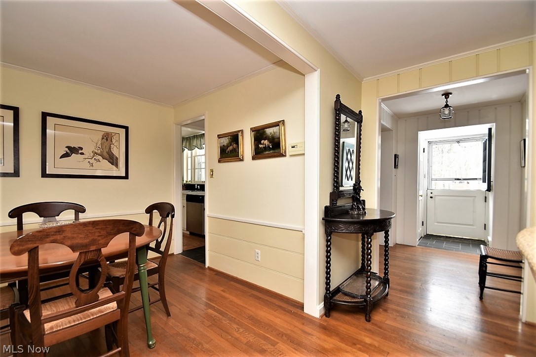 Dining room to foyer and kitchen
