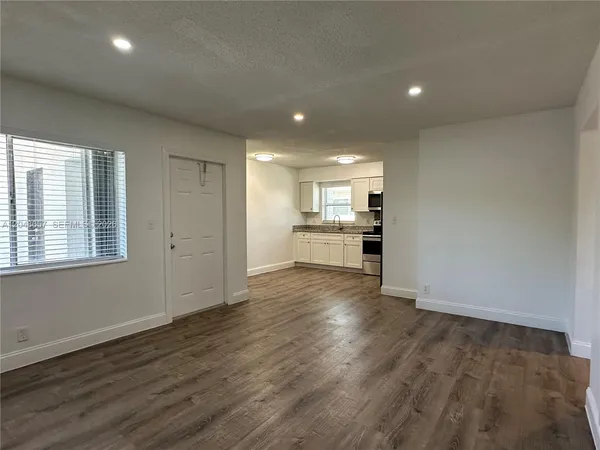 $1,995 | 2401 Northwest 9th Avenue, Unit 3, Wilton Manors, FL 33311